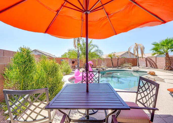 Outdoor Oasis! Family-friendly North Holiday home